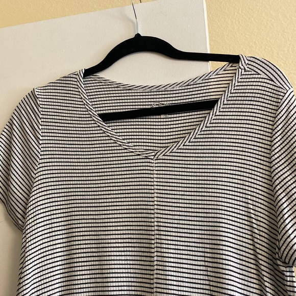 Black and white striped soft v neck blouse - Picture 4 of 6
